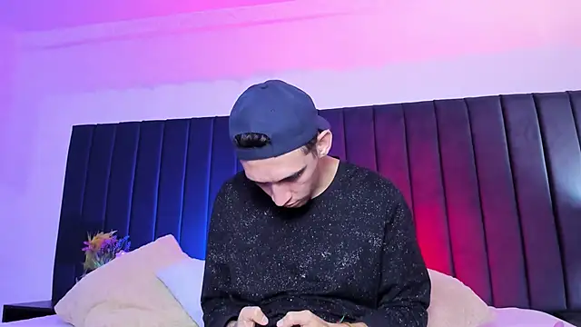 dominik thompson777 online show from 10-12-25, 09:19