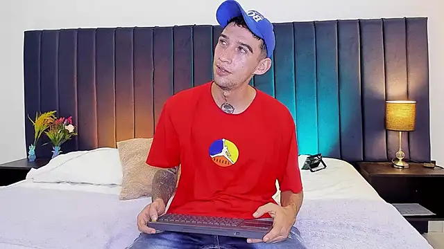 dominik thompson777 online show from 10-24-25, 11:12