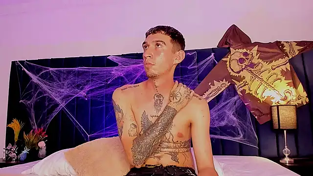 dominik thompson777 online show from 11-01-25, 03:41