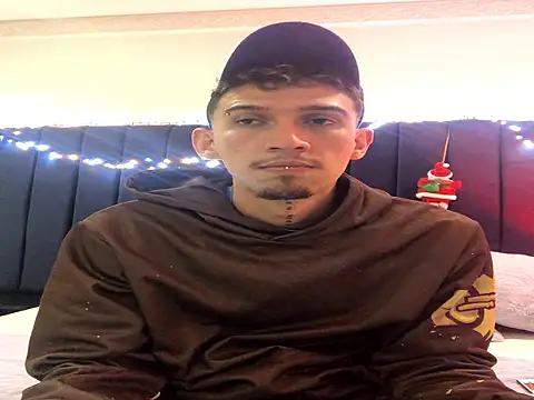 dominik thompson777 online show from 11-17-25, 08:42