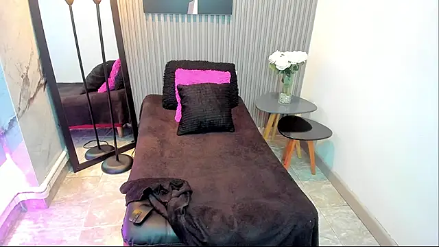 CloeyMiller online show from 11-21-25, 08:07