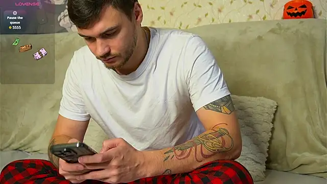 johnstoneisland online show from 10-14-25, 08:48