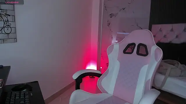 chloesagee online show from 10-06-25, 10:18