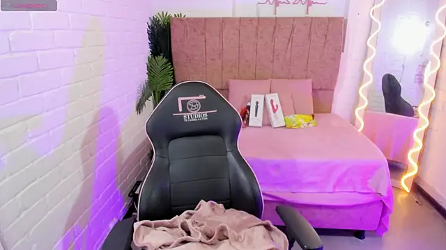 Lalalutsy tay online show from 11-21-25, 07:23