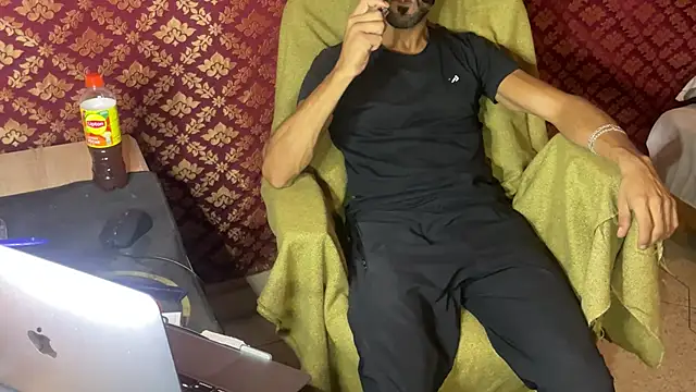 Snapshot of JUSTFORRICH chatting on 10-10-25, 08:52 JUSTFORRICH online show from 10-10-25, 08:52