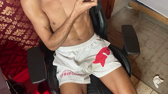 Snapshot of JUSTFORRICH chatting on 11-08-25, 05:01 JUSTFORRICH online show from 11-08-25, 05:01