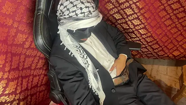 Snapshot of JUSTFORRICH chatting on 11-12-25, 09:36 JUSTFORRICH online show from 11-12-25, 09:36