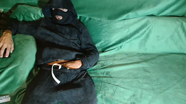 JUSTFORRICH online show from 01-12-26, 02:44