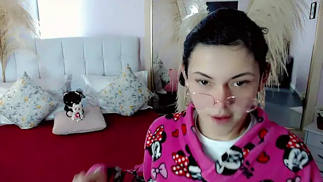 nathalialoes1 online show from 01-12-26, 07:08