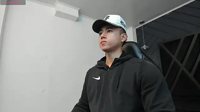 Snapshot of Draven_Marceaux chatting on 12-15-25, 11:36 Draven Marceaux online show from 12-15-25, 11:36