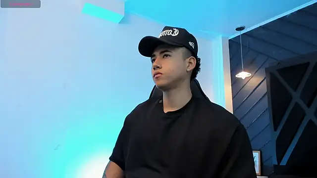 Snapshot of Draven_Marceaux chatting on 01-06-26, 11:25 Draven Marceaux online show from 01-06-26, 11:25