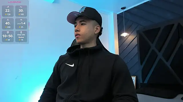 Snapshot of Draven_Marceaux chatting on 01-09-26, 11:24 Draven Marceaux online show from 01-09-26, 11:24