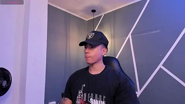 Snapshot of Draven_Marceaux chatting on 02-16-26, 11:28 Draven Marceaux online show from 02-16-26, 11:28