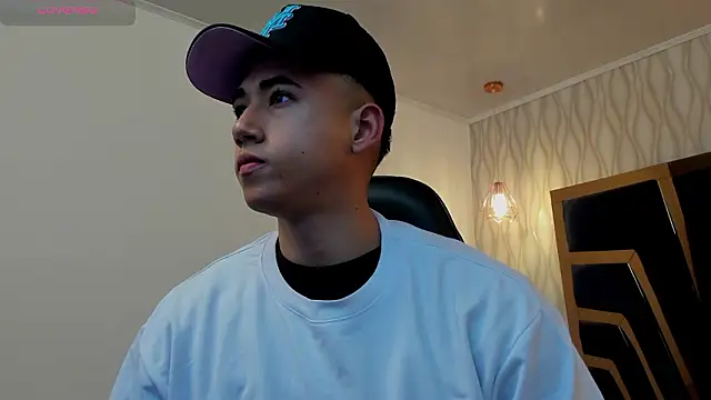 Snapshot of Draven_Marceaux chatting on 02-24-26, 11:30 Draven Marceaux online show from 02-24-26, 11:30