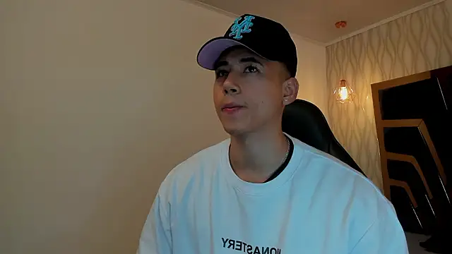 Snapshot of Draven_Marceaux chatting on 03-08-26, 01:15 Draven Marceaux online show from 03-08-26, 01:15