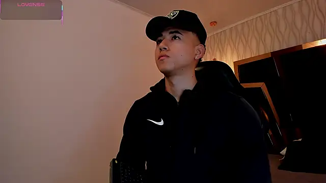 Snapshot of Draven_Marceaux chatting on 03-14-26, 11:26 Draven Marceaux online show from 03-14-26, 11:26