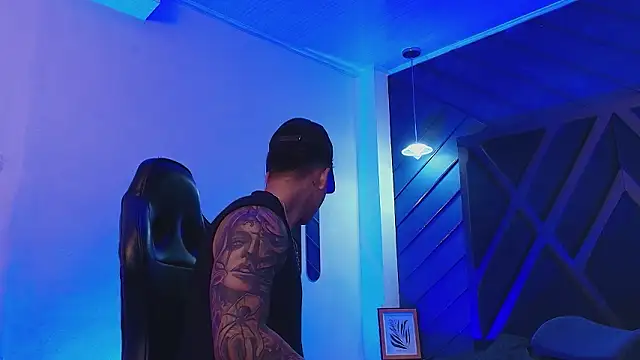 Snapshot of Draven_Marceaux chatting on 03-23-26, 01:37 Draven Marceaux online show from 03-23-26, 01:37