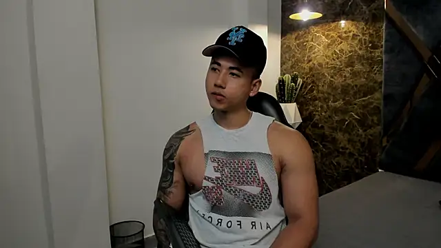 Snapshot of Draven_Marceaux chatting on 04-08-26, 11:43 Draven Marceaux online show from 04-08-26, 11:43