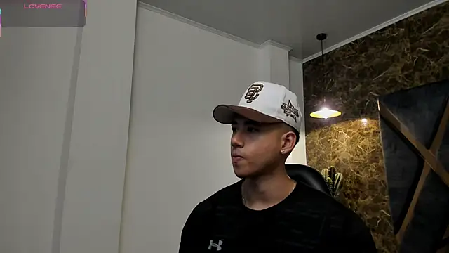 Snapshot of Draven_Marceaux chatting on 04-14-26, 11:38 Draven Marceaux online show from 04-14-26, 11:38