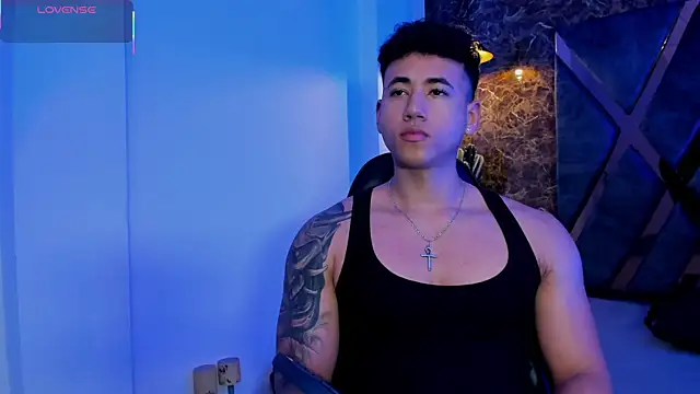 Snapshot of Draven_Marceaux chatting on 04-15-26, 11:28 Draven Marceaux online show from 04-15-26, 11:28