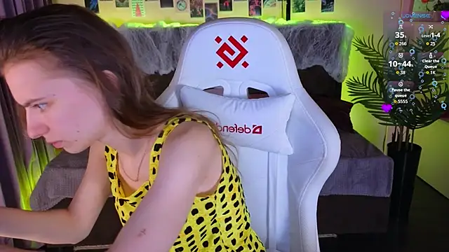 kaleriyaa  online show from 10-30-25, 01:29