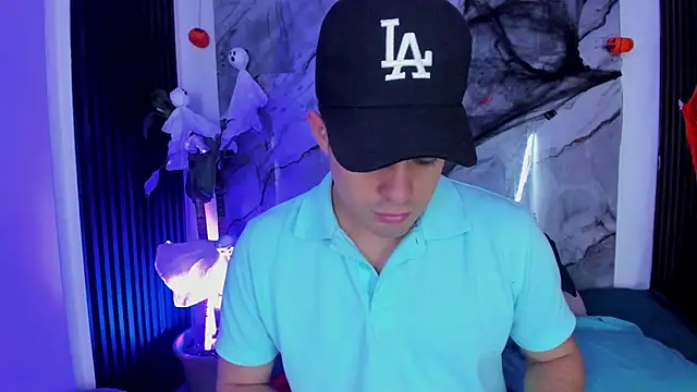 William Steel  online show from 10-28-25, 03:32