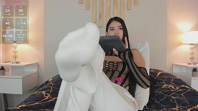 natachadiaz  online show from 10-18-25, 11:33