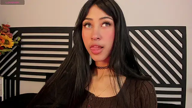 Snapshot of princess_ivy_ chatting on 09-23-25, 01:58 princess ivy  online show from 09-23-25, 01:58