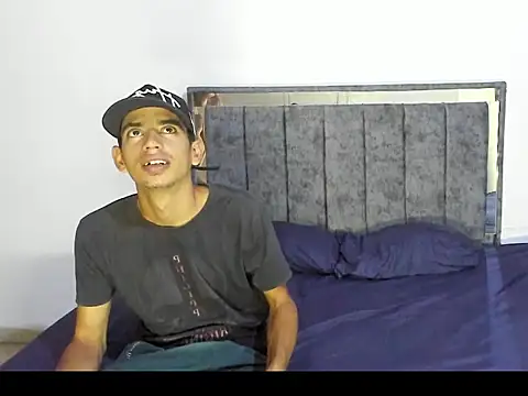 Snapshot of brian_sexlove chatting on 10-07-25, 07:11 brian sexlove online show from 10-07-25, 07:11