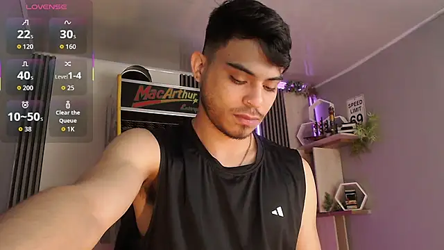 Snapshot of Bastian_MCcormick chatting on 10-11-25, 12:26 Bastian MCcormick online show from 10-11-25, 12:26