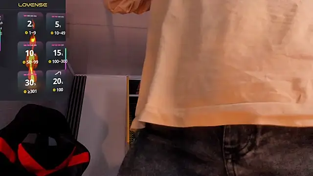 Snapshot of Bastian_MCcormick chatting on 10-14-25, 01:01 Bastian MCcormick online show from 10-14-25, 01:01