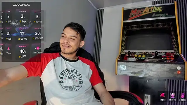 Snapshot of Bastian_MCcormick chatting on 10-15-25, 11:54 Bastian MCcormick online show from 10-15-25, 11:54