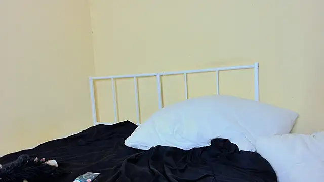 Snapshot of Naughty_Angelll chatting on 10-16-25, 11:06 Naughty Angelll online show from 10-16-25, 11:06