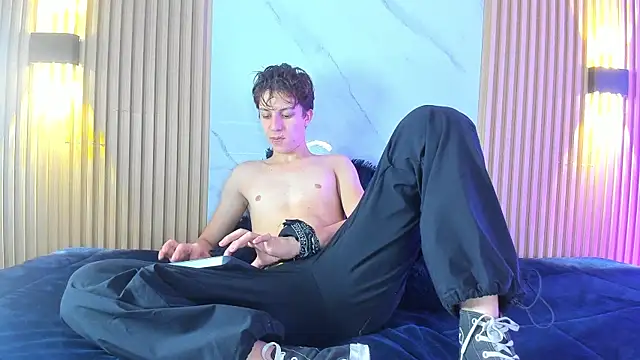 Snapshot of IM_DAREN chatting on 11-04-25, 11:42 IM DAREN online show from 11-04-25, 11:42