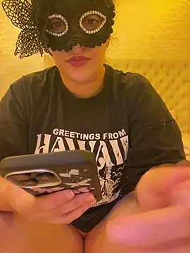 Snapshot of Bold-arabic-vibes chatting on 10-18-25, 07:03 Bold-arabic-vibes online show from 10-18-25, 07:03