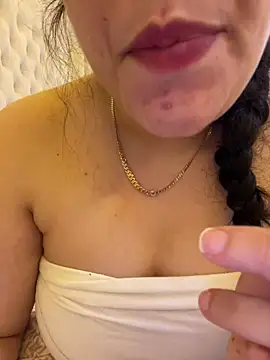 Snapshot of Bold-arabic-vibes chatting on 04-07-26, 04:18 Bold-arabic-vibes online show from 04-07-26, 04:18