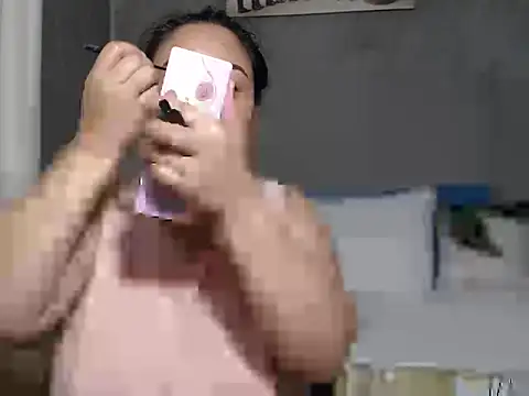 Snapshot of jengrey chatting on 03-19-26, 01:31 jengrey online show from 03-19-26, 01:31