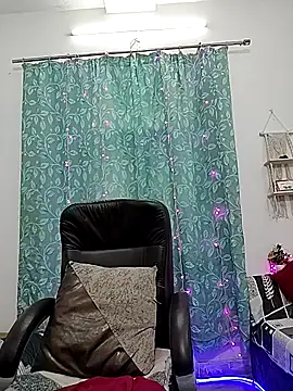 Snapshot of SEEMA_127 chatting on 02-11-26, 05:01 SEEMA 127 online show from 02-11-26, 05:01