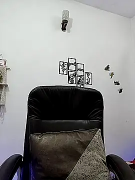 Snapshot of SEEMA_127 chatting on 02-19-26, 07:59 SEEMA 127 online show from 02-19-26, 07:59