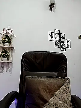 Snapshot of SEEMA_127 chatting on 03-01-26, 04:25 SEEMA 127 online show from 03-01-26, 04:25