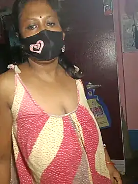 Snapshot of Hotty-rosni chatting on 10-28-25, 11:18 Hotty-rosni online show from 10-28-25, 11:18