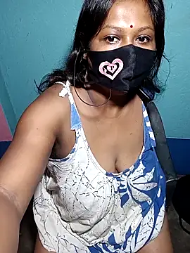 Snapshot of Hotty-rosni chatting on 10-30-25, 01:18 Hotty-rosni online show from 10-30-25, 01:18