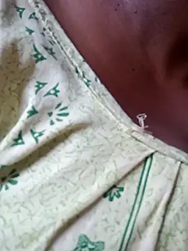 Snapshot of Hotty-rosni chatting on 11-20-25, 03:18 Hotty-rosni online show from 11-20-25, 03:18