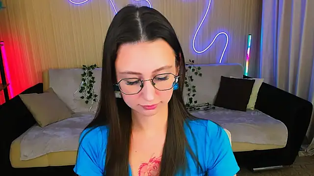 Snapshot of YourLovellyStory chatting on 10-17-25, 04:20 YourLovellyStory online show from 10-17-25, 04:20