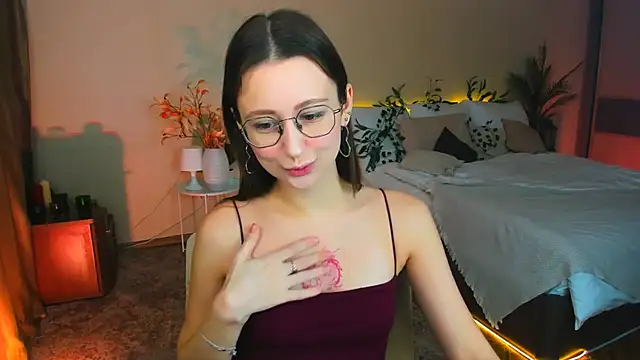 Snapshot of YourLovellyStory chatting on 11-20-25, 09:20 YourLovellyStory online show from 11-20-25, 09:20