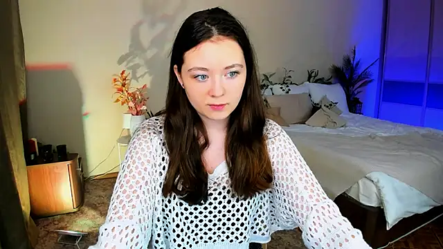 AlluringLookk online show from 11-18-25, 11:14