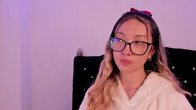 LauMiller online show from 11-12-25, 01:39