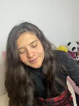 Snapshot of Emilyybennet_ chatting on 11-07-25, 10:10 Emilyybennet online show from 11-07-25, 10:10