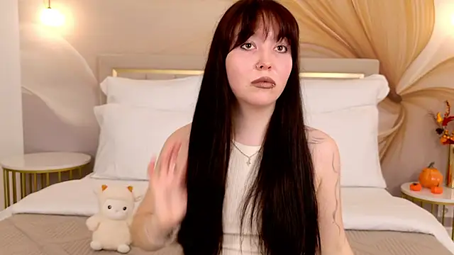 VanessaFields online show from 10-18-25, 03:02