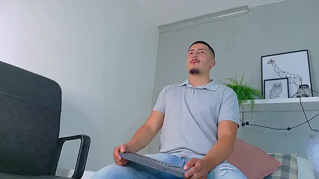 MrFox   online show from 10-28-25, 07:27